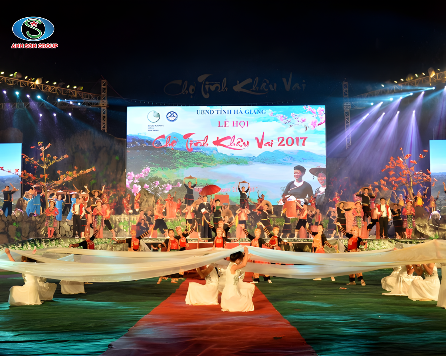 Rộn ràng lễ hội chợ tình Khâu Vai Hà Giang 2017