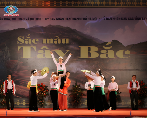 Rộn ràng ngày hội VHTTDL các dân tộc vùng Tây Bắc lần thứ XII